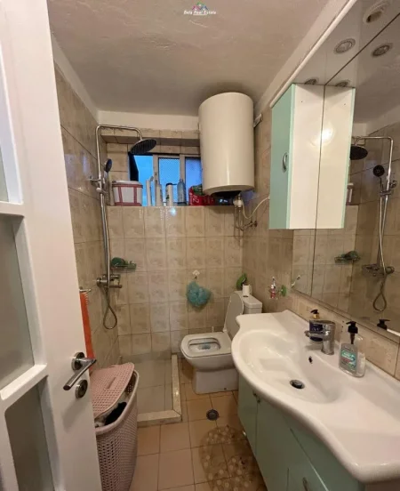Tirane, jepet me qera apartament 2+1 Kati 5, 60 m² 500 € (restorant durresi)