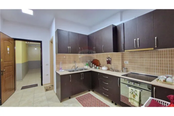 Vlore, shitet apartament 1+1+Ballkon Kati 3, 94 m² 97.000 € (Transballkanike)