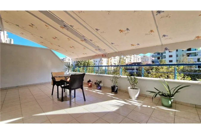 Vlore, shitet apartament 1+1+Ballkon Kati 3, 94 m² 97.000 € (Transballkanike)