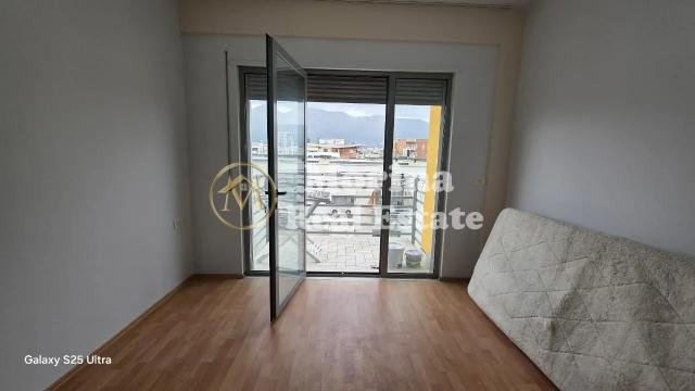 Tirane, jepet me qera apartament 2+1+Ballkon Kati 5, 95 m² 500 € (Rruga 5 Maji)