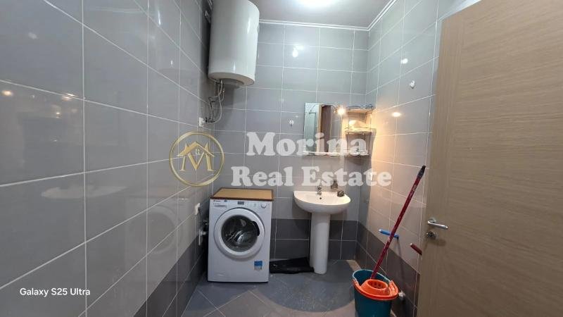 Tirane, jepet me qera apartament 2+1+Ballkon Kati 5, 95 m² 500 € (Rruga 5 Maji)