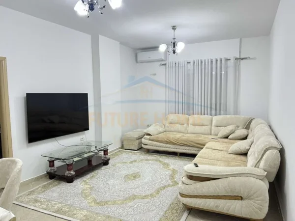 Tirane, jepet me qera apartament 2+1+Ballkon Kati 3, 115 m² 600 € (Kodra e Diellit)