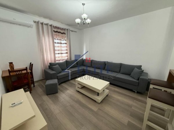 Tirane, jepet me qera apartament 3+1+Aneks+Ballkon Kati 3, 130 m² 700 € (Don Bosko)