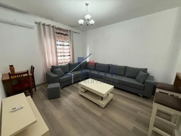 Tirane, jepet me qera apartament 3+1+Aneks+Ballkon Kati 3, 130 m² 700 € (Don Bosko)