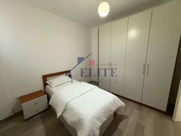 Tirane, jepet me qera apartament 3+1+Aneks+Ballkon Kati 3, 130 m² 700 € (Don Bosko)