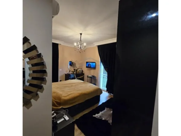 Tirane, shes apartament 2+1+Ballkon Kati 1, 94 m² 330.000 € (TEG)