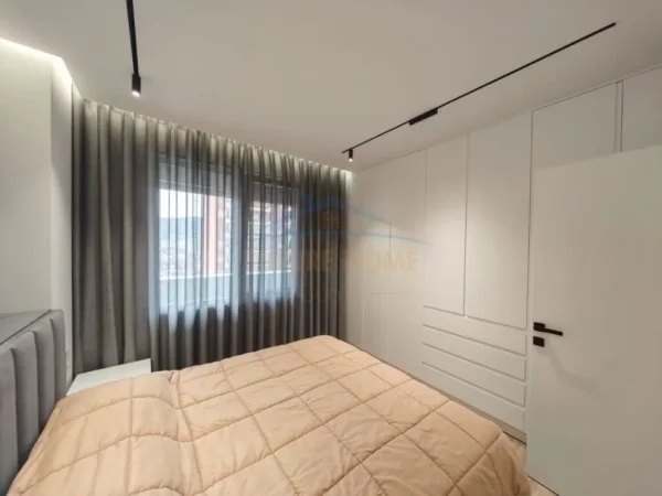 Tirane, shitet apartament 3+1+Ballkon Kati 4, 125 m² 300.000 € (Pallati me Shigjeta)