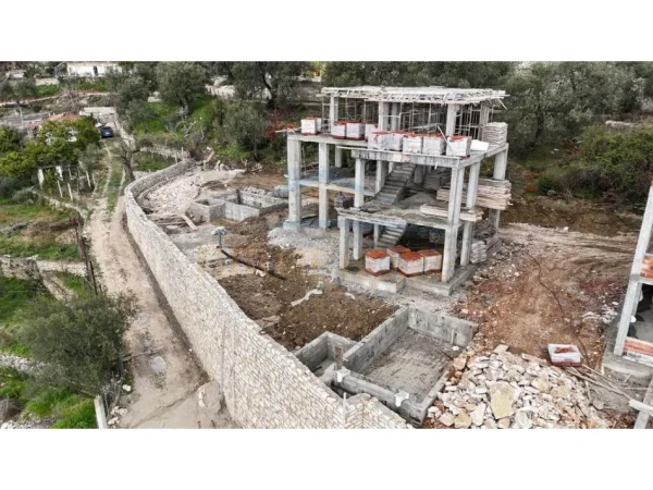 Borsh, shes Vile 3+1+Ballkon , 300 m² 585.000 € (Borsh)