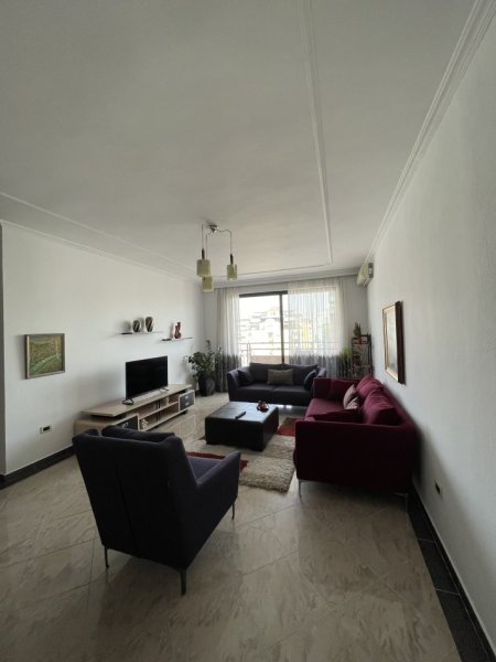 Tirane, jepet me qera apartament 2+1+Ballkon Kati 8, 145 m² 800 € (Nikolla Tupe)