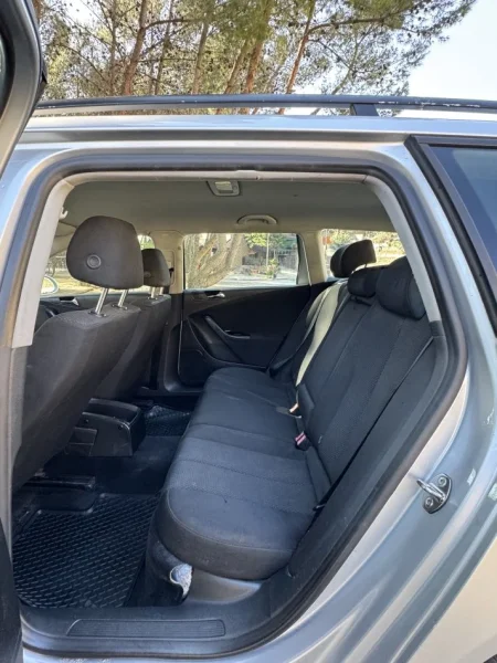 Tirane, shitet me portobagazh Passat Nafte, gri metalizato automatik Kondicioner 281.000 km 3.000 €