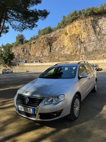 Tirane, shitet me portobagazh Passat Nafte, gri metalizato automatik Kondicioner 281.000 km 3.000 €