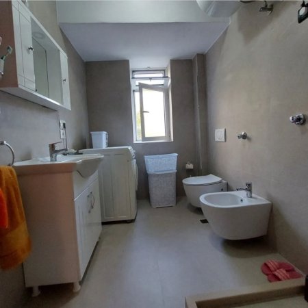 Tirane, jepet me qera apartament 1+1+Ballkon Kati 3, 60 m² 499 € 