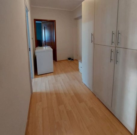 Tirane, jepet me qera apartament 1+1+Ballkon Kati 3, 60 m² 499 € 
