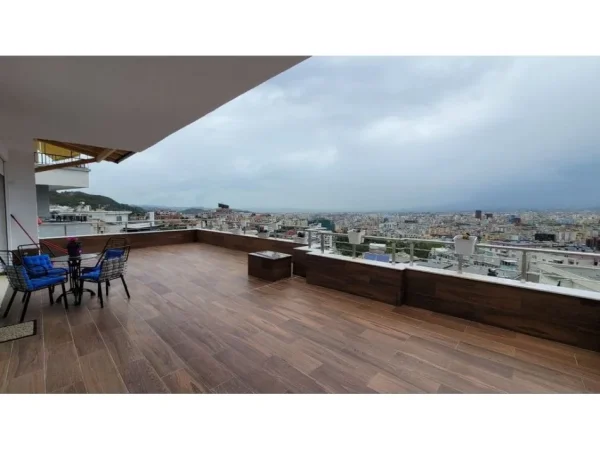 Tirane, jap me qera apartament 2+1+2+ POST PARKIMI+VERANDE , 170 m² 1.000 € (KOPSHTI BOTANIK)