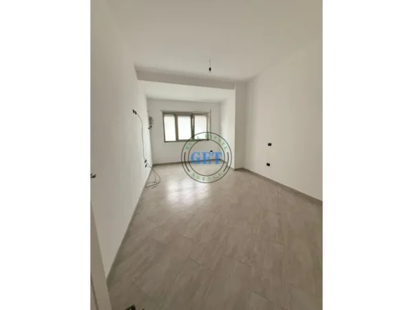 Durres, shitet apartament 2+1+Aneks+Ballkon Kati 3, 116 m² 155.000 € (Shitet Super, Apartament 2+1+2, Qender, Durres!)