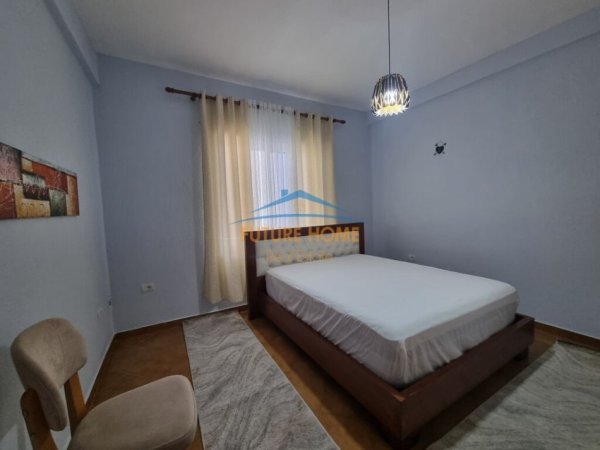 Tirane, jepet me qera apartament 1+1+Ballkon Kati 2, 60 m² 400 € (Rruga 5 Maji)