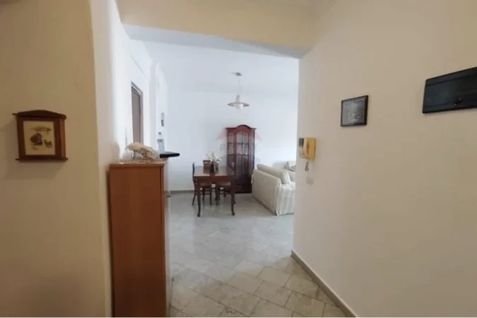 Tirane, jepet me qera apartament 2+1+Ballkon Kati 6, 105 m² 650 € (Rruga e Kavajes)