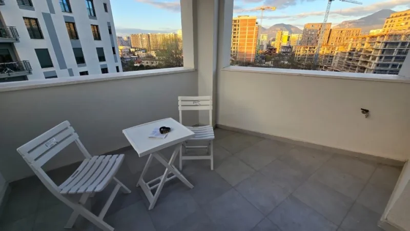 Tirane, jepet me qera apartament 2+1+Ballkon Kati 4, 76 m² 550 € (Unaza e Re)