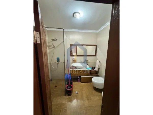 Tirane, shes apartament 3+1+Aneks+Ballkon Kati 6, 124 m² 174.398 € (Laprake)