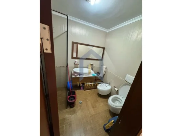 Tirane, shes apartament 3+1+Aneks+Ballkon Kati 6, 124 m² 174.398 € (Laprake)