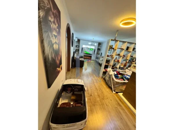 Tirane, shes apartament 3+1+Aneks+Ballkon Kati 6, 124 m² 174.398 € (Laprake)