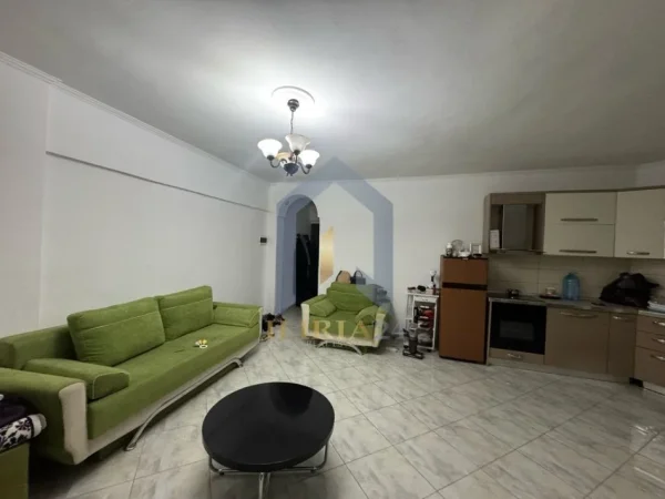 Tirane, shes 3+1+Ballkon Kati 1, 130 m² 134.000 € (Laprake)
