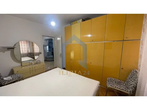 Tirane, shes 2+1+Ballkon Kati 1, 80 m² 120.000 € (Rruga ''Lord Bajron'')