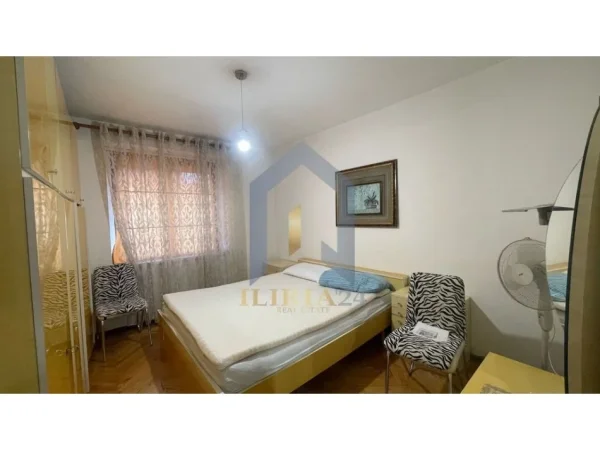 Tirane, shes 2+1+Ballkon Kati 1, 80 m² 120.000 € (Rruga ''Lord Bajron'')