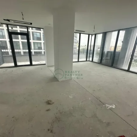 Tirane, shitet apartament 3+1+Ballkon Kati 3, 187 m² 550.000 € (Lake View Residence)