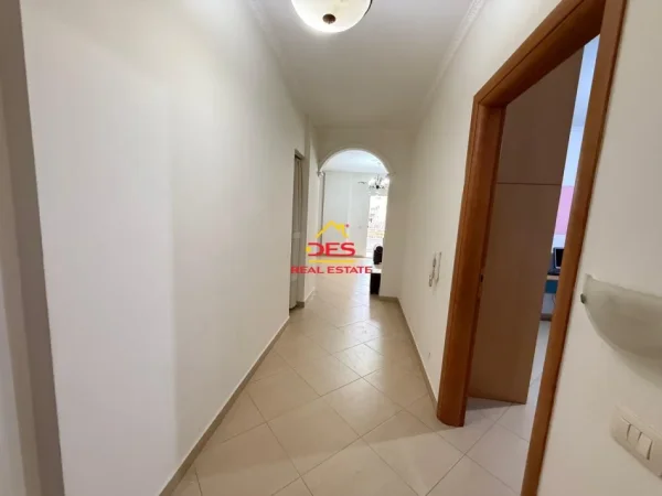 Vlore, shitet apartament 2+1+Ballkon Kati 2, 102 m² 160.000 € (Rruga Gjergj Arianiti)