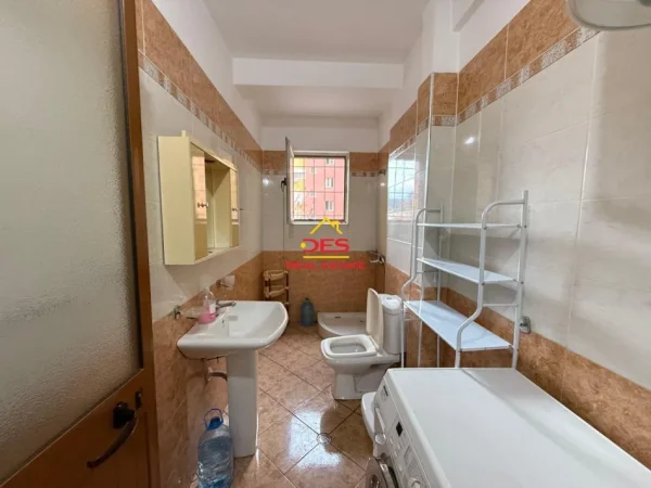 Vlore, shitet apartament 2+1+Ballkon Kati 2, 102 m² 160.000 € (Rruga Gjergj Arianiti)