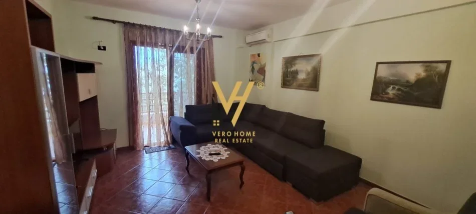 Tirane, jepet me qera apartament 2+1+Ballkon Kati 5, 87 m² 650 € (RRUGA E KAVAJES)