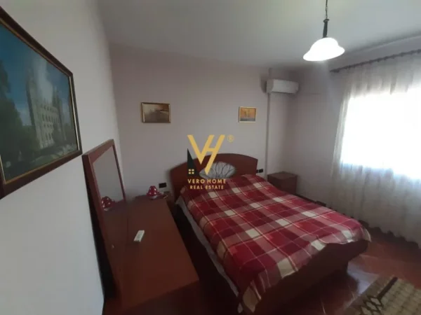 Tirane, jepet me qera apartament 2+1+Ballkon Kati 5, 87 m² 650 € (RRUGA E KAVAJES)