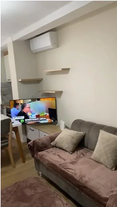 Tirane, jepet me qera apartament 1+1+Aneks+Ballkon Kati 1, 65 m² 500 € (Rruga e Kosovareve)