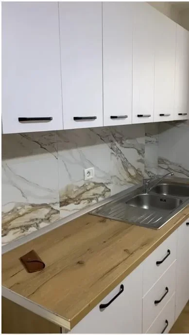 Tirane, jepet me qera apartament 1+1+Aneks+Ballkon Kati 1, 65 m² 500 € (Rruga e Kosovareve)
