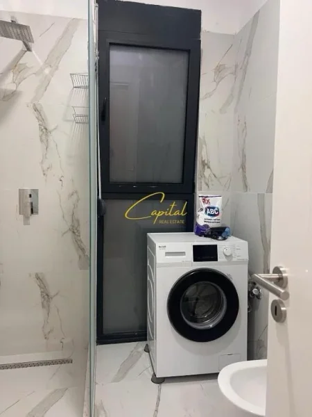 Tirane, jepet me qera apartament 1+1 Kati 2, 60 m² 500 € (SELITE)