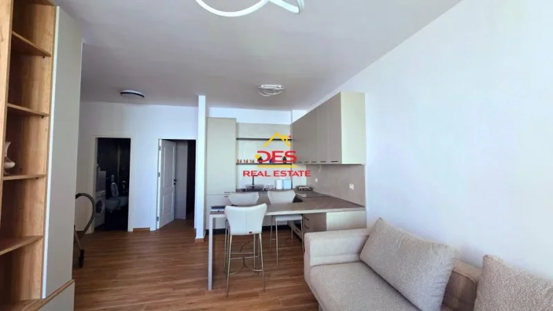 Vlore, shitet apartament 1+1+Ballkon Kati 5, 71 m² 260.000 € (Rruga Aleksandër Moisiu)