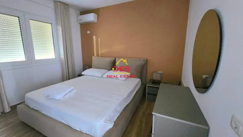 Vlore, shitet apartament 1+1+Ballkon Kati 5, 71 m² 260.000 € (Rruga Aleksandër Moisiu)