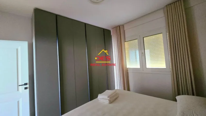 Vlore, shitet apartament 1+1+Ballkon Kati 5, 71 m² 260.000 € (Rruga Aleksandër Moisiu)