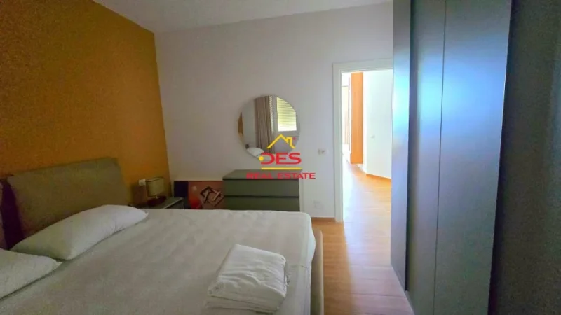 Vlore, shitet apartament 1+1+Ballkon Kati 5, 71 m² 260.000 € (Rruga Aleksandër Moisiu)