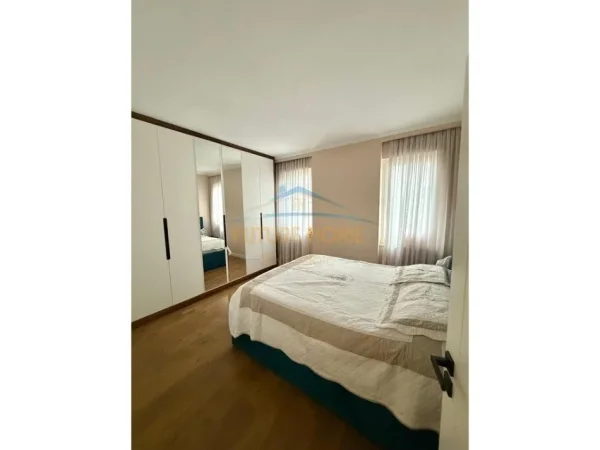 Qira, Apartament 2+1+2, Rruga Fuat Toptani, prane Rruges se Elbasanit
