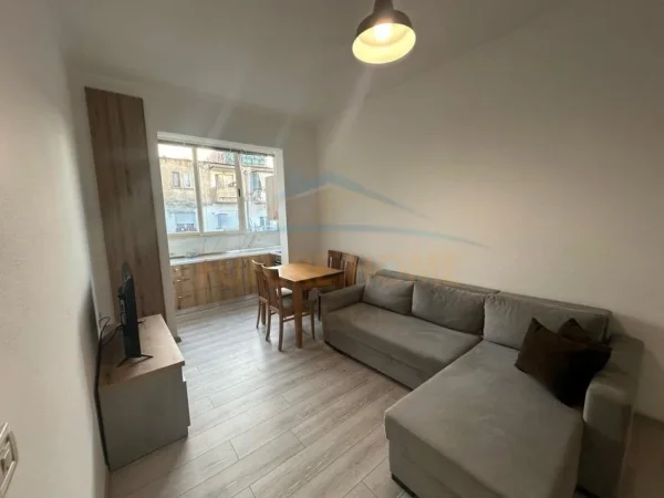 Tirane, shitet apartament 1+1 Kati 4, 62 m² 130.000 € (21 Dhjetori)