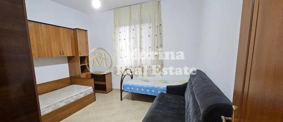Tirane, jepet me qera shtepi 2+1 Kati 3, 120 m² 450 € (Pallati me Shigjeta)