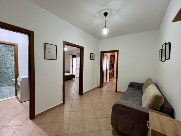 Tirane, jepet me qera apartament 2+1+Ballkon Kati 6, 92 m² 600 € (Shkolla e Baletit)