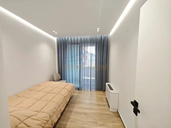 Shitet, Apartament 3+1+2, Golden Park, Tirane.