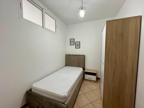 Tirane, jepet me qera apartament 2+1+Ballkon Kati 6, 92 m² 600 € (Shkolla e Baletit)