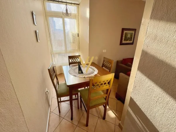 Tirane, jepet me qera apartament 1+1+Ballkon Kati 2, 55 m² 600 € (BLLOKU)