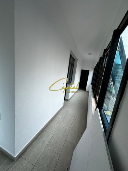 Tirane, jepet me qera zyre Kati 3, 230 m² 1.500 € (BRRYLI)