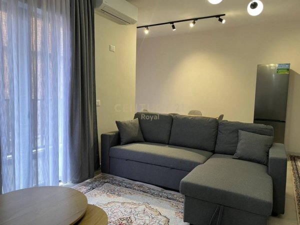 Tirane, jepet me qera apartament 1+1 Kati 1, 75 m² 650 € 