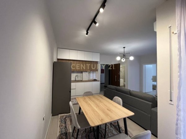 Tirane, jepet me qera apartament 1+1 Kati 1, 75 m² 650 € 